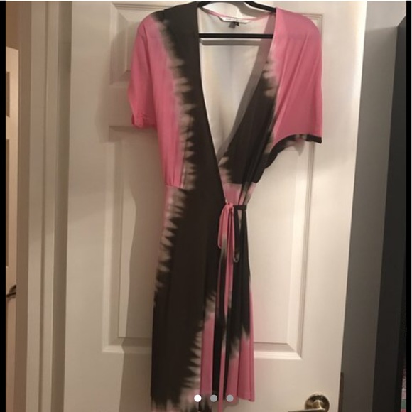 Diane Von Furstenberg Wrap Dress size 4 - Picture 1 of 3